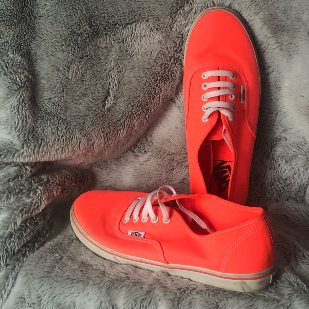 Vans - Picture 2 of 5